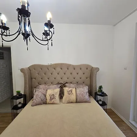 Apartment Romans Marin *