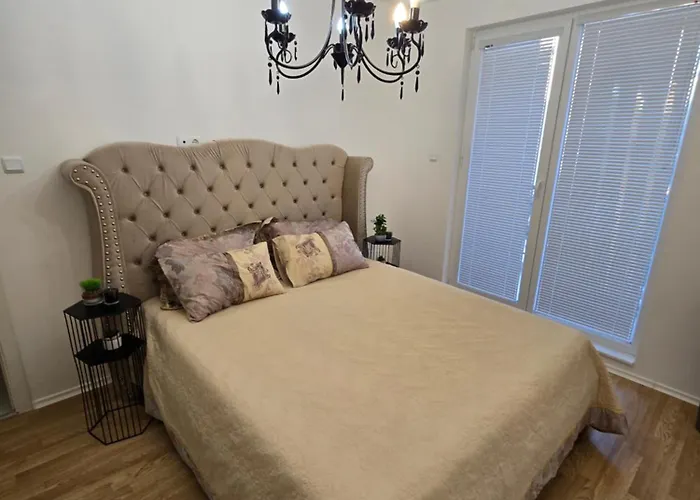 Apartment Romans Marin